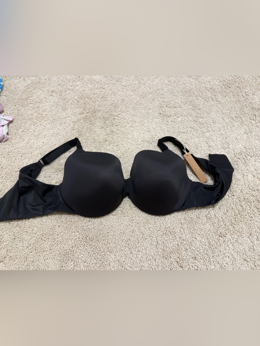 SKIMS smoothing intimates. Full cov. Lightly lined bra.